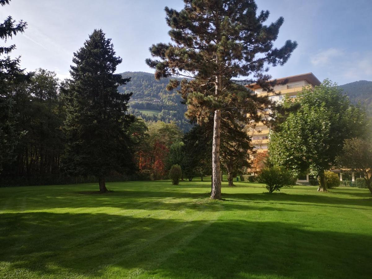 בודנסדורף Kaernten Ossiacher See Apartment Zwei Zimmer Ferienwohnung Direkter Seezugang Strand Beheizte Schwimmhalle מראה חיצוני תמונה