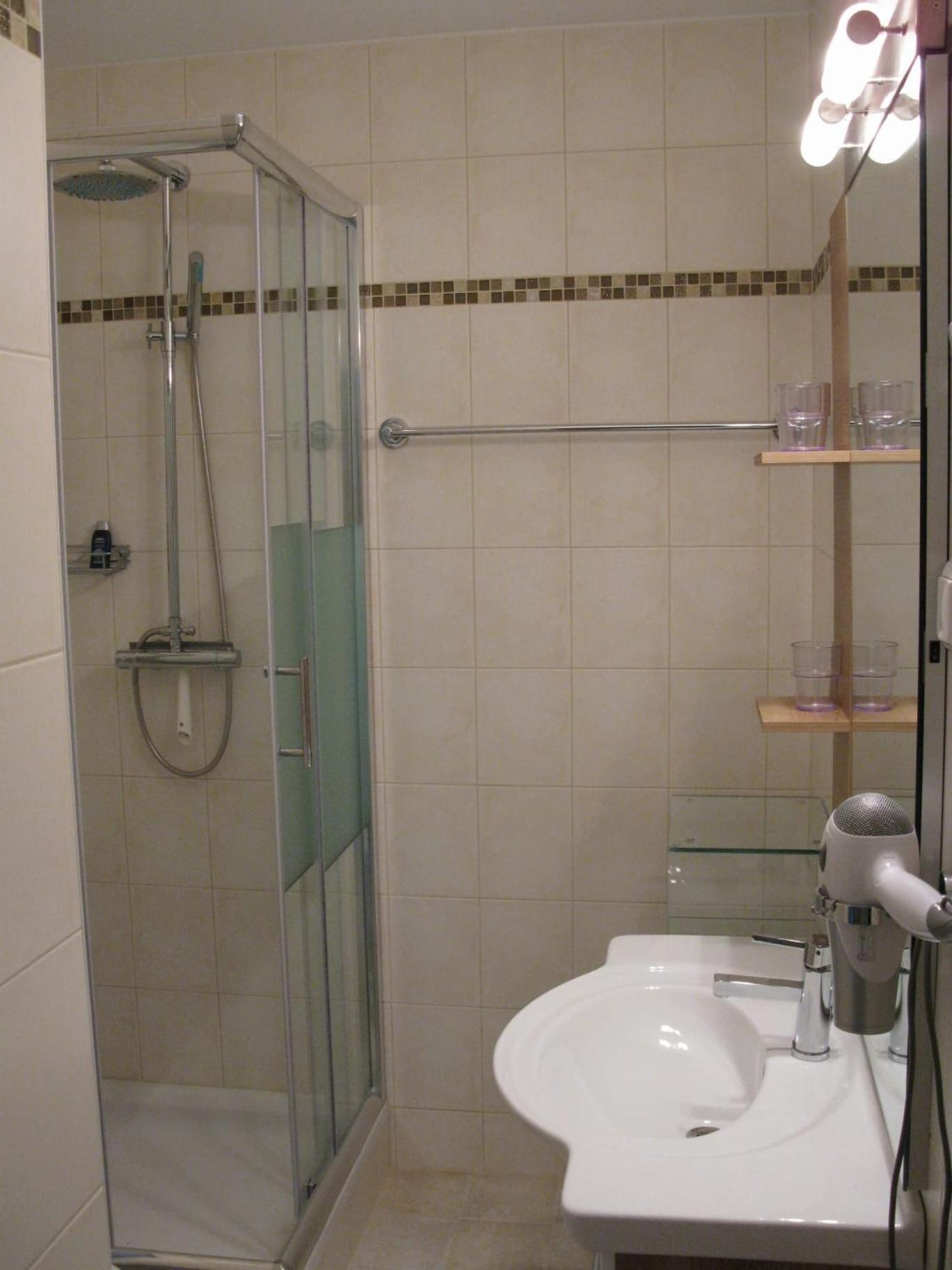 בודנסדורף Kaernten Ossiacher See Apartment Zwei Zimmer Ferienwohnung Direkter Seezugang Strand Beheizte Schwimmhalle מראה חיצוני תמונה